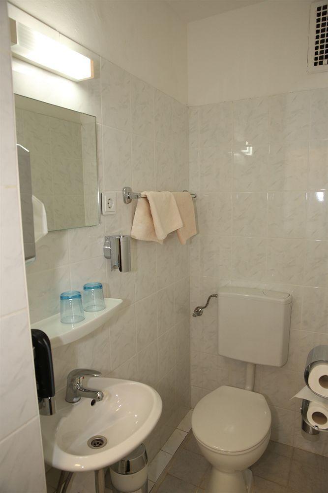 Hotel Muenchner Hof 3*