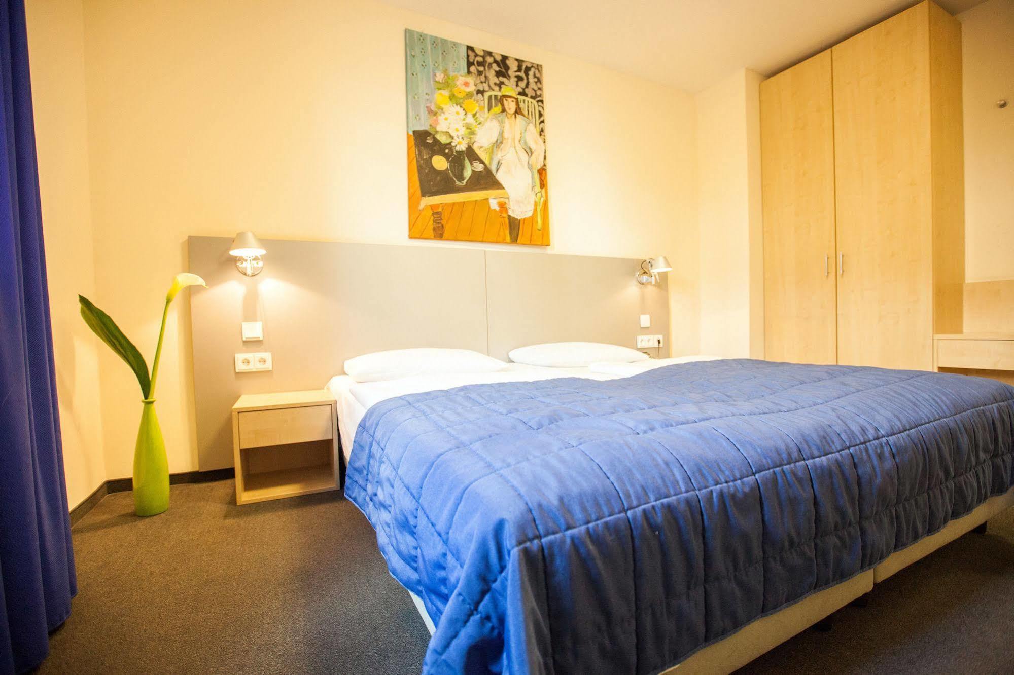 Muenchner Hof Hotel 3*